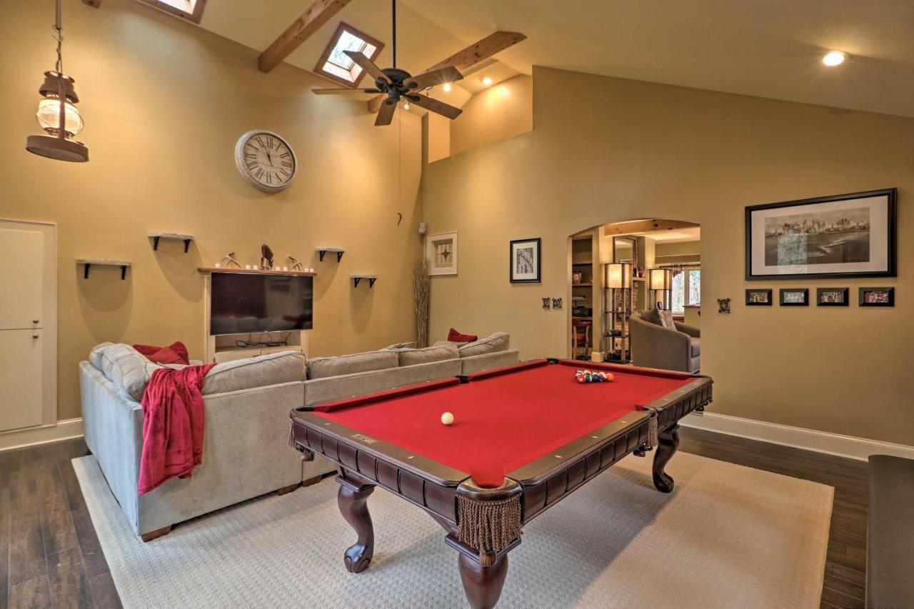 Holiday home Cozy With Fireplace And Pool Table!