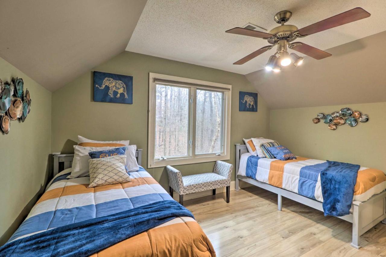 Cozy With Fireplace And Pool Table! Holiday home