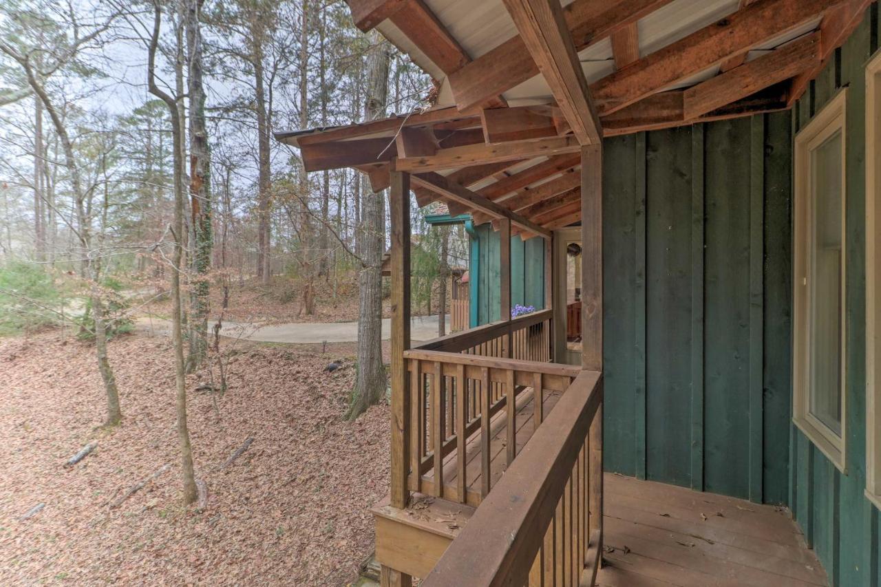 Cozy With Fireplace And Pool Table! Holiday home Conyers